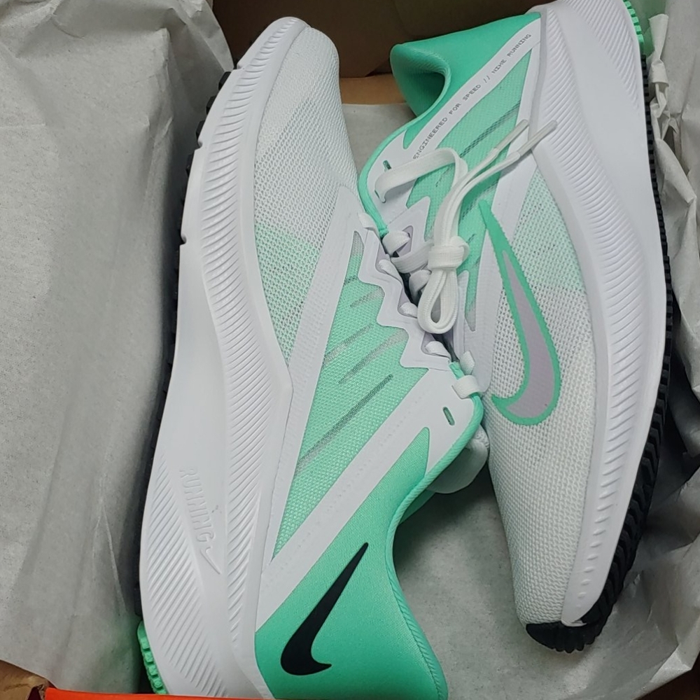 LAST ONE Host Pick NIB Nike Quest 3 - Picture 6 of 7